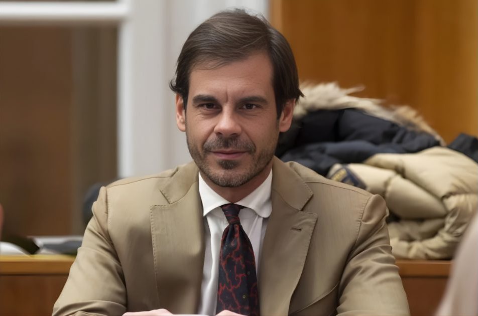 Christian Tresoldi al lavoro in Consiglio Comunale